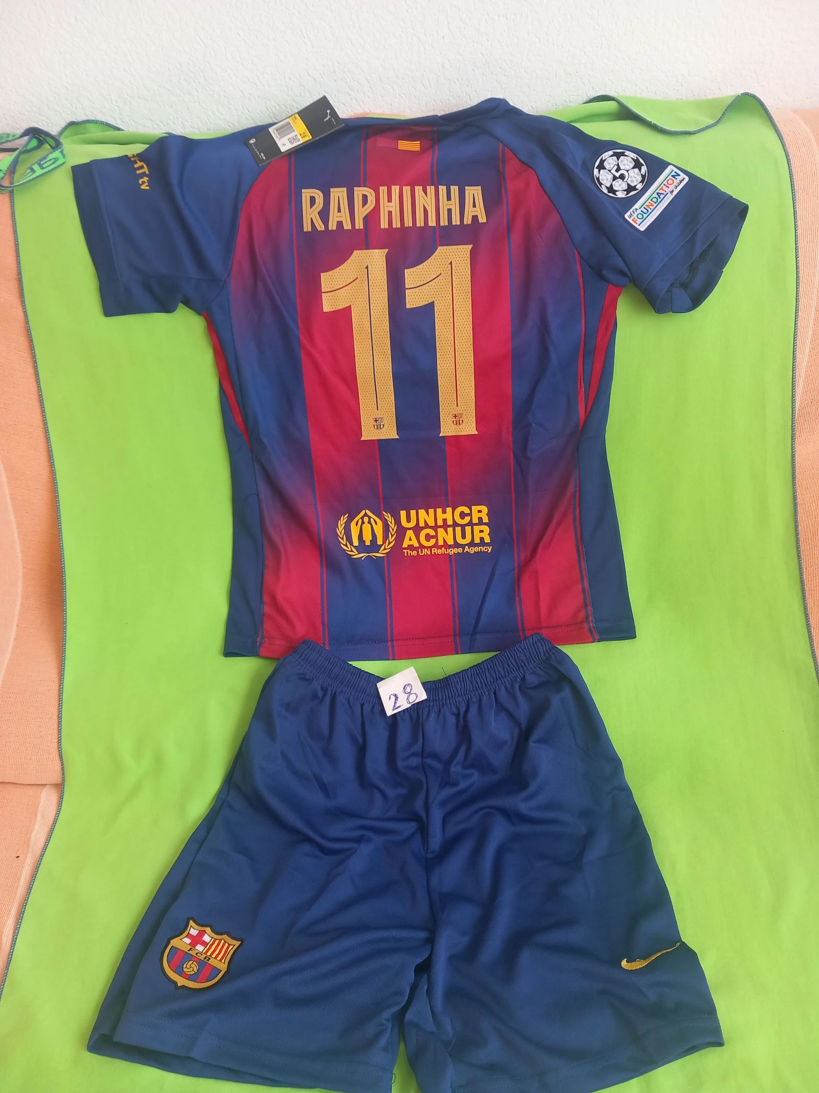 Conjunto fútbol Raphinha, talla 28 (12-13 años), 140 cm aprox 